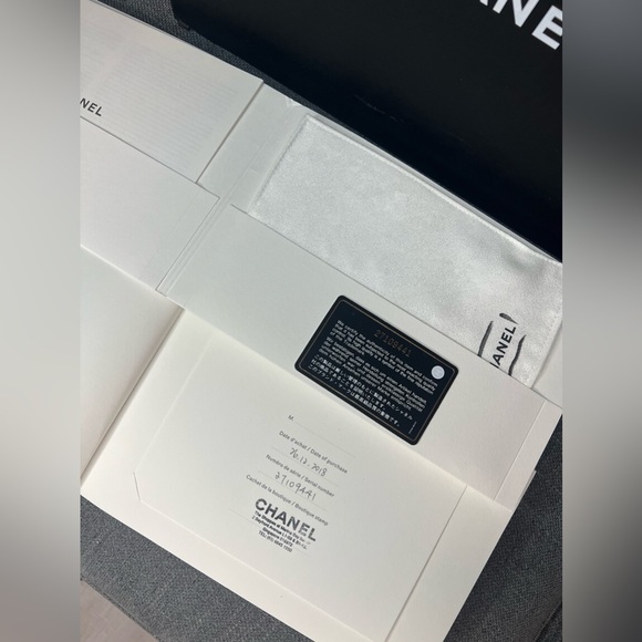 CHANEL classic double flap JUMBO caviar NAVY leather bag - Picture 12 of 16